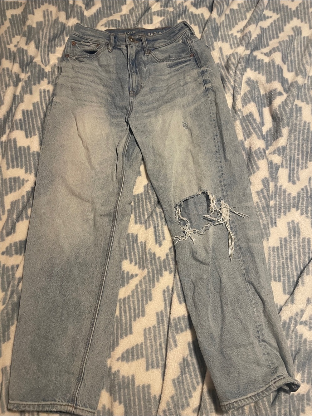 American Eagle Outfitters Light Blue Distressed Boyfriend Jeans